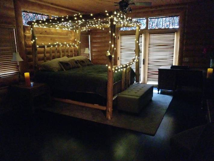 Vacation rental for 14 people, with yard and hot tub in Silver Lake