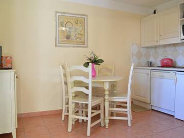Appartement De Vacances pour 5 Personnes dans Roquebrune-sur-Argens, Région de Draguignan, Photo 3