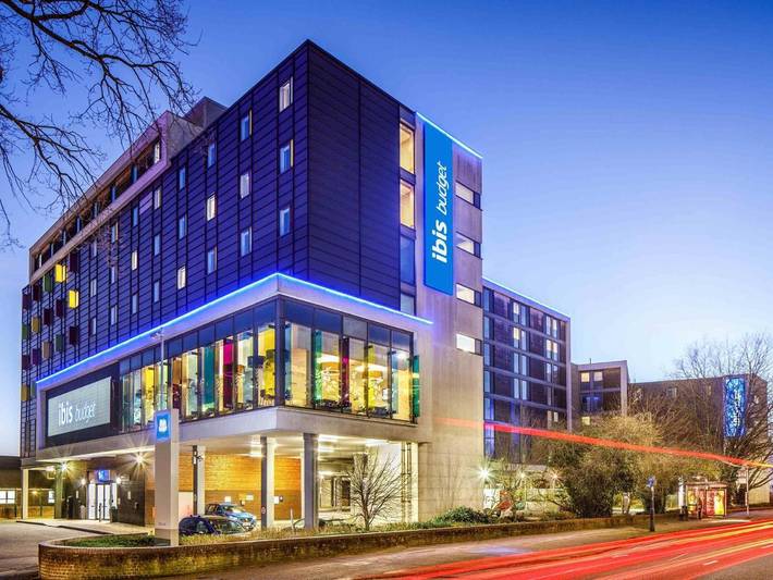 Hotel for 2 people in Hounslow