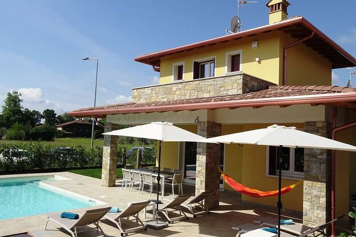 Villa für 10 Personen, mit Balkon und Garten - 1