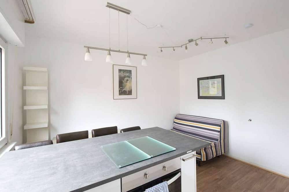 Ganze Wohnung, Wohnung mit zwei Schlafzimmern und großer Küche nahe Frankfurt in Mühlheim am Main, Landkreis Offenbach