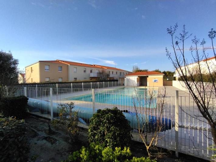Appartement de vacances pour 4 personnes, avec piscine et balcon