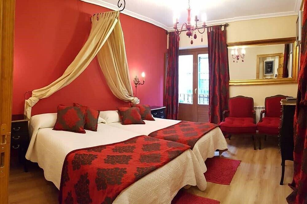 Legado de Ugarte, preciosa casa rural por habitaciones en el centro de Laguardia in Laguardia, Rioja Alavesa