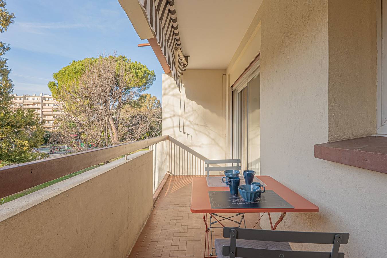 Studio entier, Studio avec balcon et parking proche plages in La Bocca, Cannes