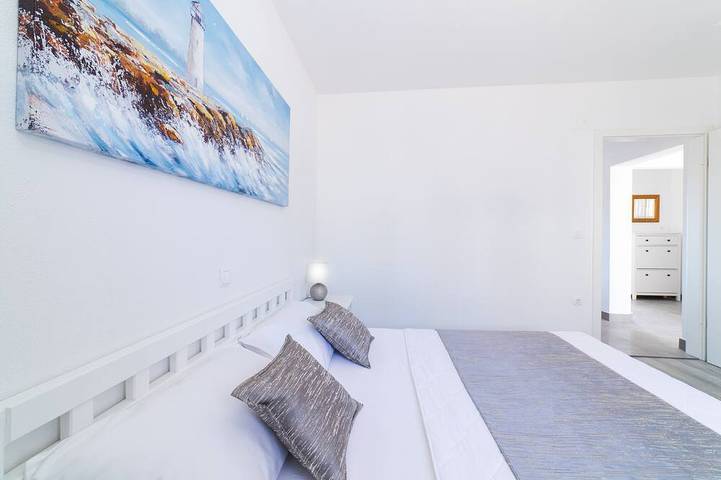 Villa Sun Garden - 4 star villa with heated swimming pool, 50m from the sea in Milna, Brac