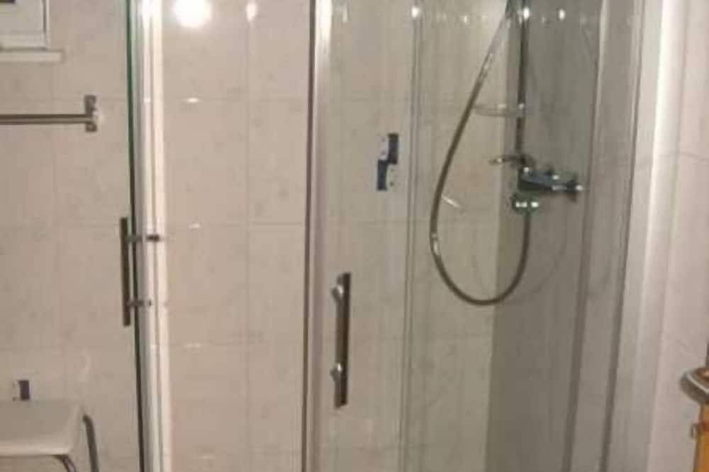 Ganze Wohnung, Ferienwohnung Eichhörnchen - Ferienhaus Jägerswalde in Güstrow, Mecklenburgische Seenplatte
