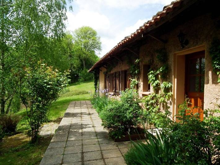 Maison de vacances pour 9 personnes, avec terrasse ainsi que jardin et piscine, animaux acceptés