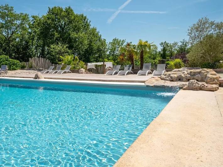 Camping pour 4 personnes, avec Bassin pour enfant