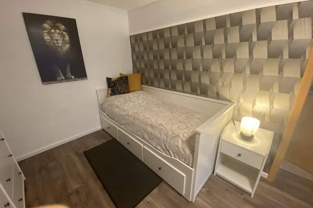Ferienwohnung Joli mit Hund- inkl. Bettwäsche, Handtücher, Parkplatz & Wlan in Weißenfels, Saale-Unstrut