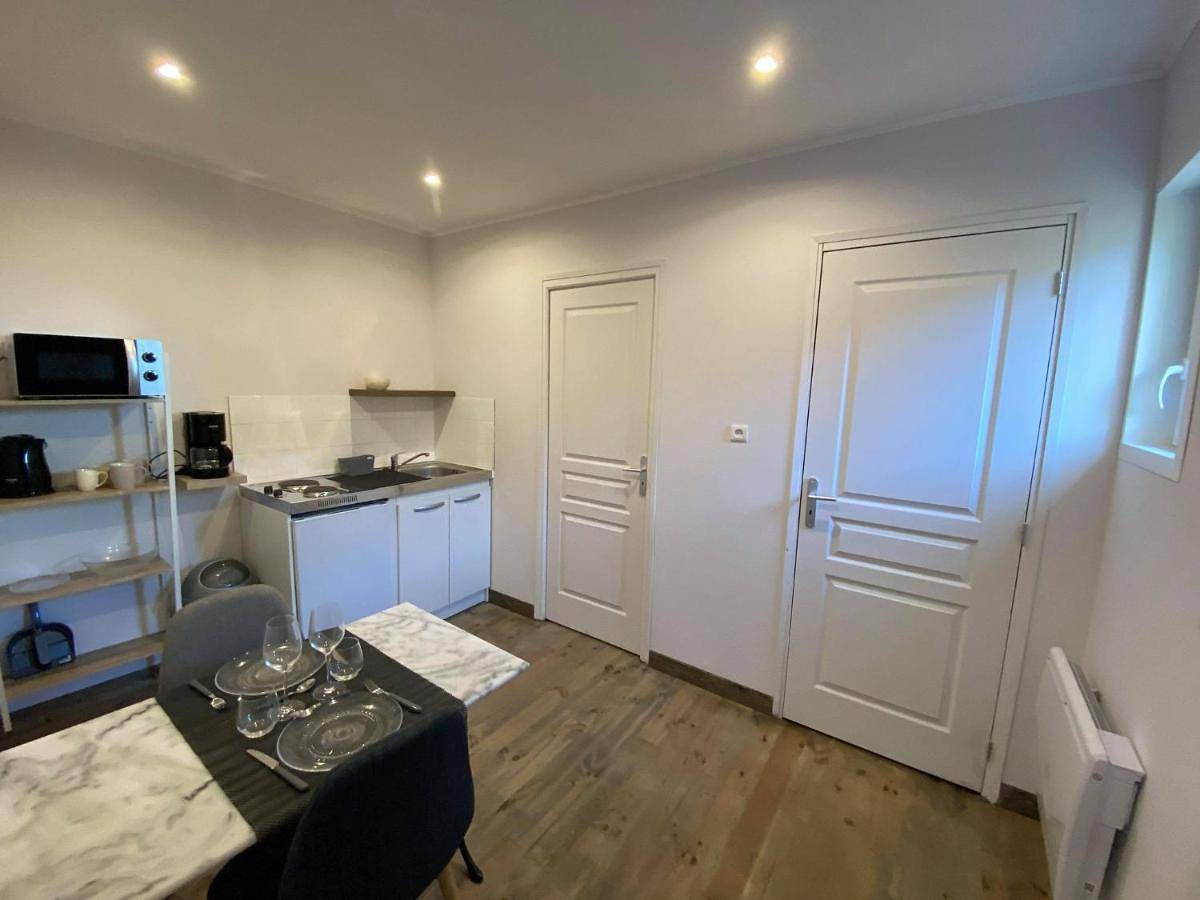 Appartement entier, One-Bedroom Apartment in Eppeville, Région de Péronne