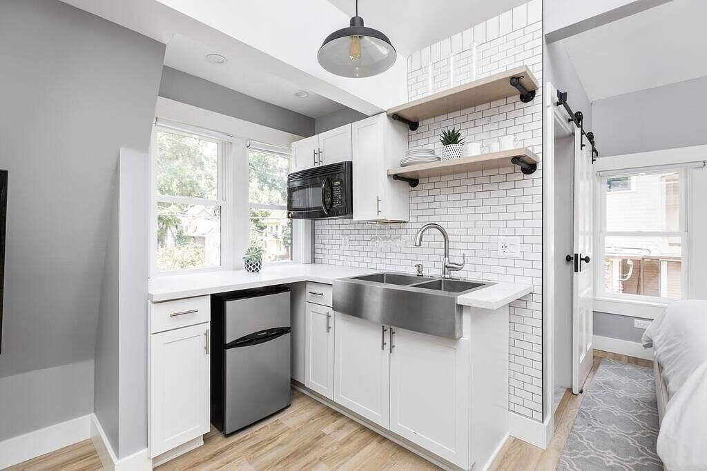 Modern Carriage Home Minutes from Indy Attractions in North Indianapolis, Indianapolis