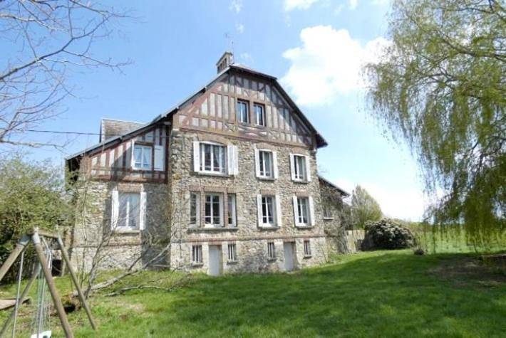Cottage pour 31 personnes, avec terrasse et vue à Coulonges-Cohan