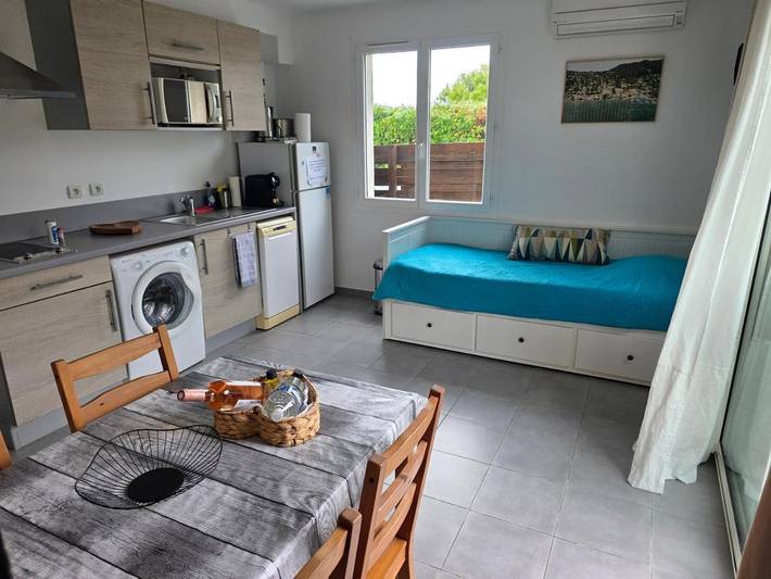 Gîte pour 4 personnes, avec vue et jardin, animaux acceptés dans Plage de la Madrague (Giens) - 3