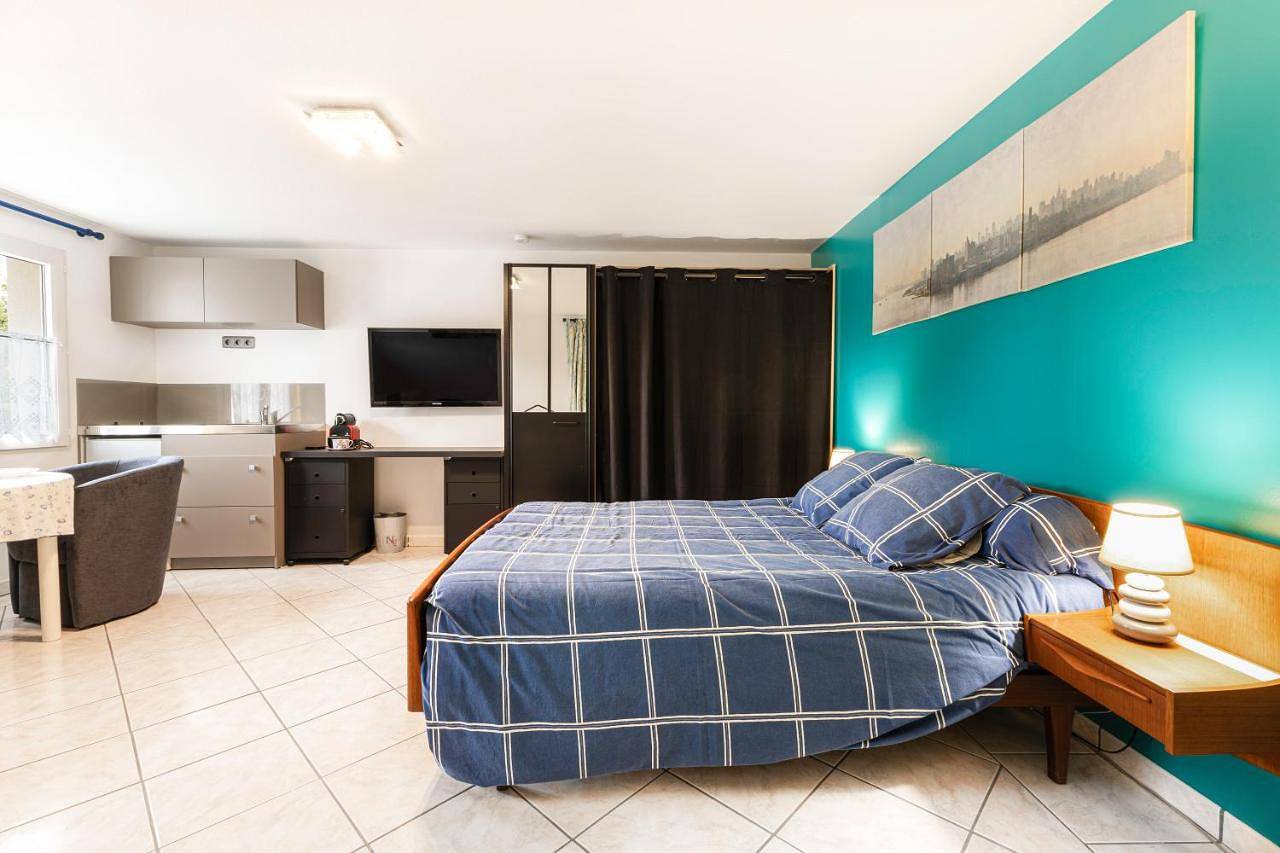 Appartement entier, Montino - Studio 5 min du circuit - Parking - Wifi in Mulsanne, Sarthe