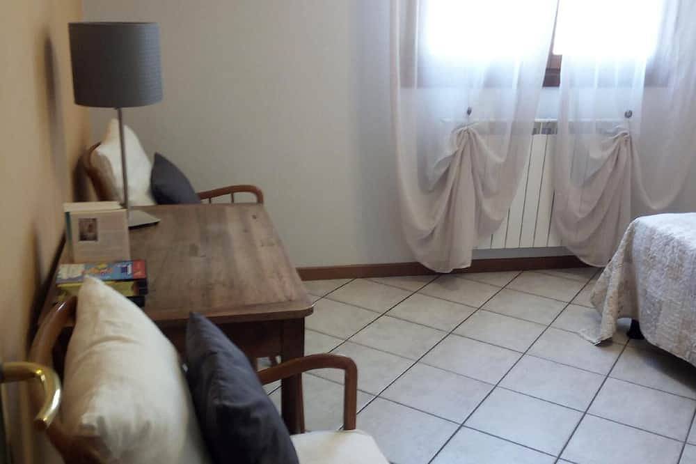 Apartamento entero, Apartamento de vacaciones Mira para 1 - 4 personas con 2 dormitorios - Casa adosada in Mira, Provincia de Venezia