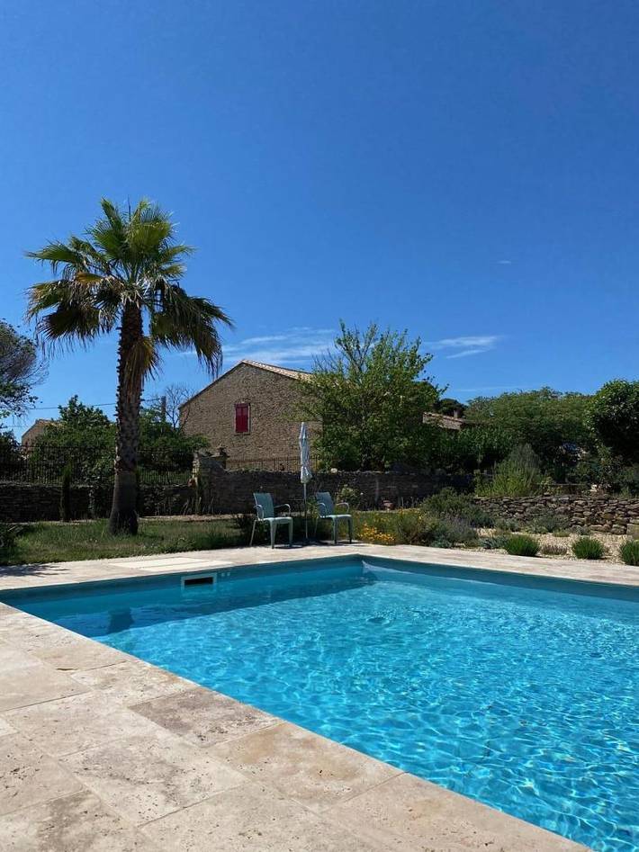 Gîte pour 4 personnes, avec Terrasse ainsi que Jardin et Piscine à Boisset