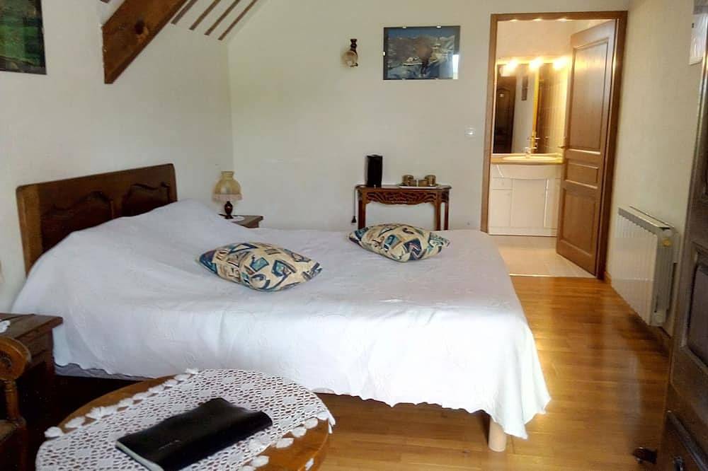Bed and breakfast at the farm, Lourdes, Pyrenees, Anousta in Loubajac, Hautes-Pyrénées