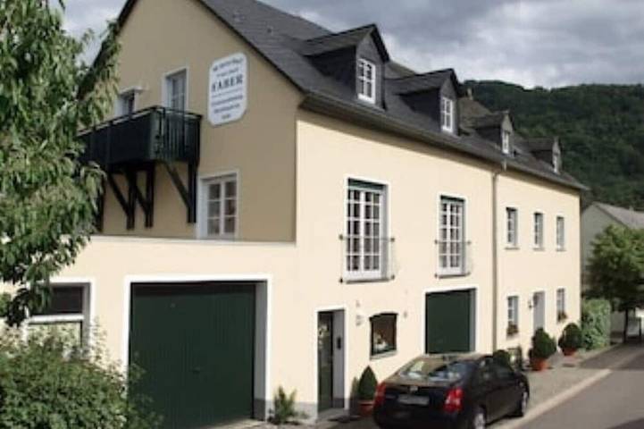 Ferienwohnung für 4 Personen, mit Balkon in Minheim