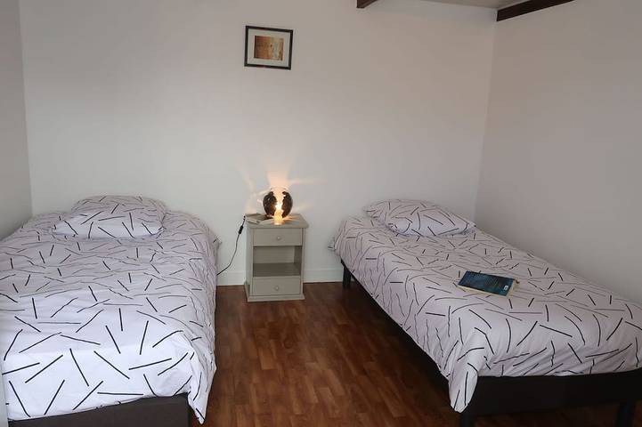 Location de vacances pour 2 personnes, animaux acceptés à Plounévez-Lochrist - 3