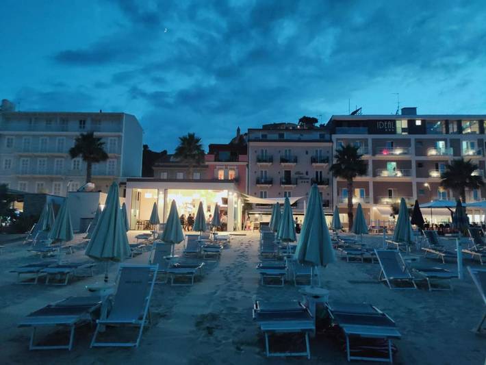 Hôtel pour 5 personnes, avec vue et balcon à Cupra Marittima - 4