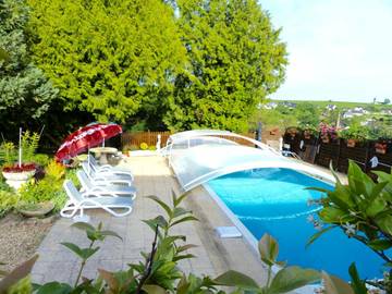 Gîte pour 8 personnes, avec vue sur le lac et jardin ainsi que piscine et vue, adapté aux familles à Montsoreau