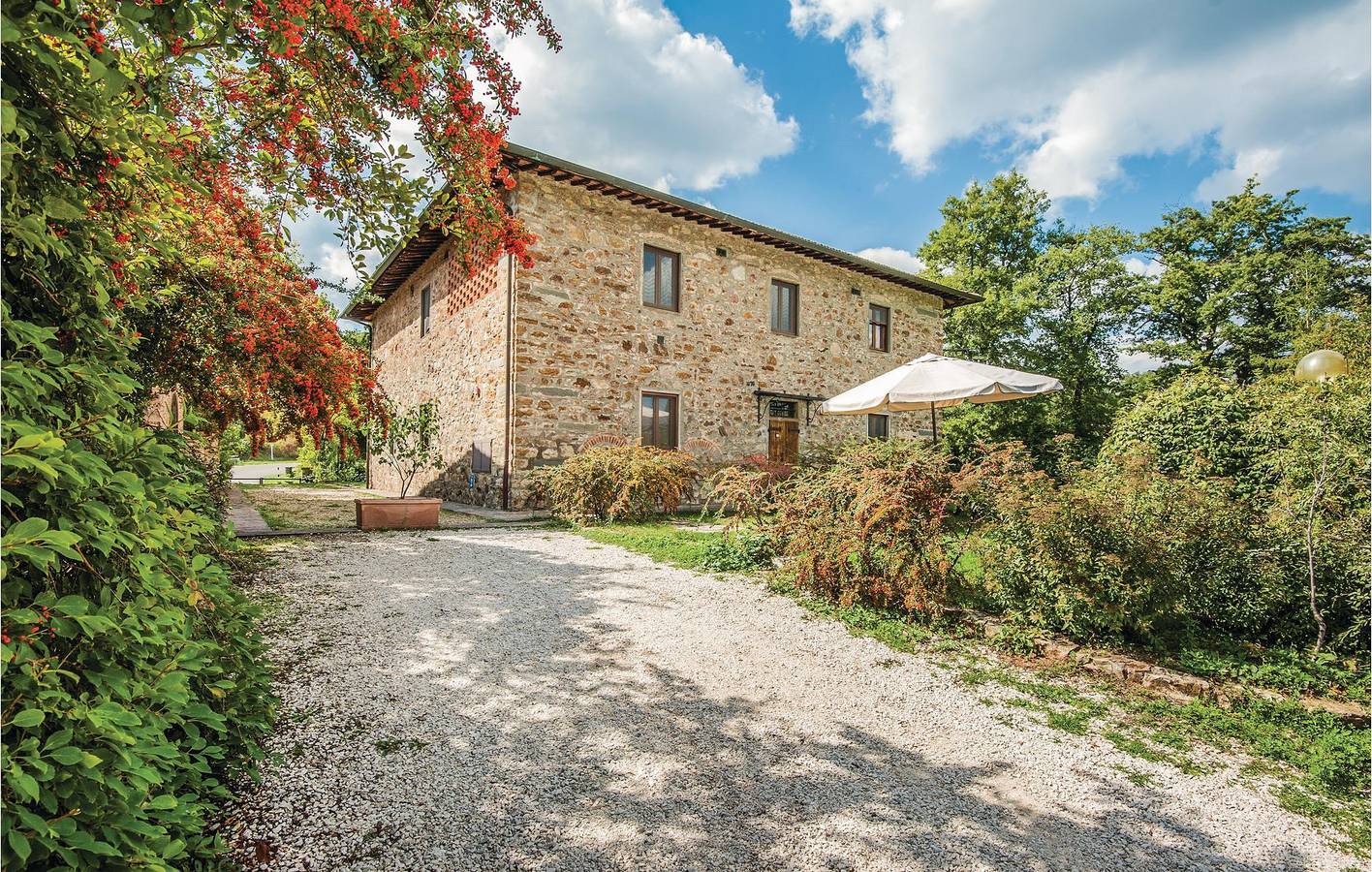Entire holiday apartment, Poolside Apartment near Lago di Dudda in Chianti