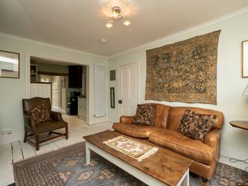 Glamping for 6 People in Bath, The Cotswolds, Photo 3
