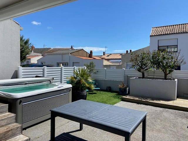 Le Vivier, élégante maison familiale avec Spa in Les Sables-d'Olonne, Vendée
