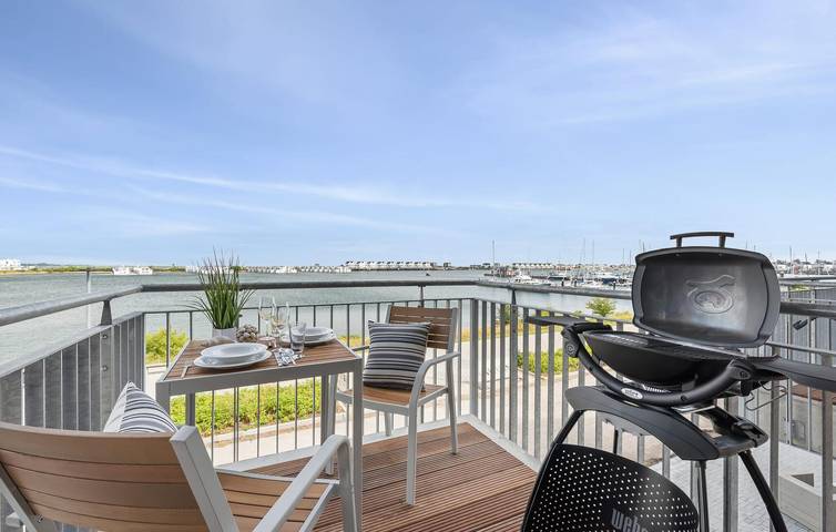 Ganze Ferienwohnung, Apartment mit Meerblick, Terrasse und Parkplatz, 1 km zum Strand in Olpenitz, Kappeln
