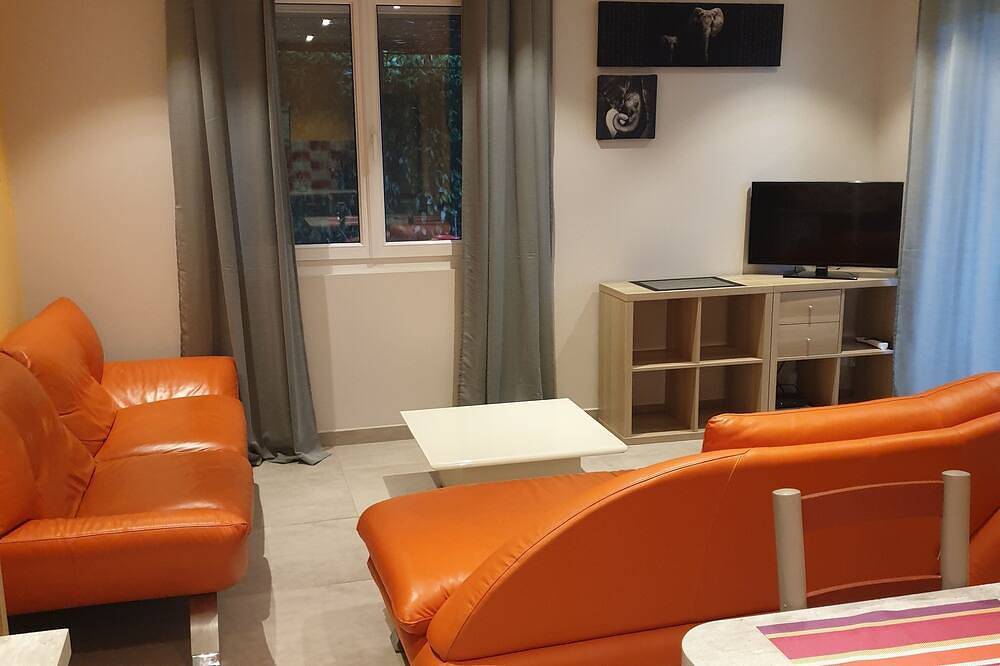 Casa unifamiliar con piscina climatizada en el sur del pueblo de Luberon in Mérindol, Parque natural regional del Luberon