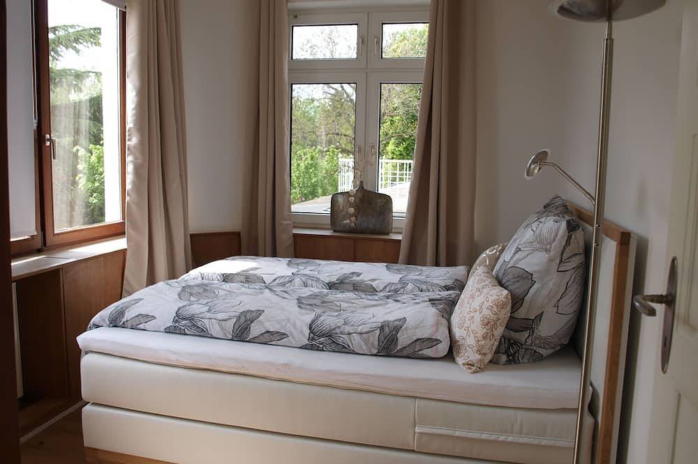 Ganze Wohnung, Ferienwohnung  mit Altbauflair in Mainz-Kostheim, Wiesbaden