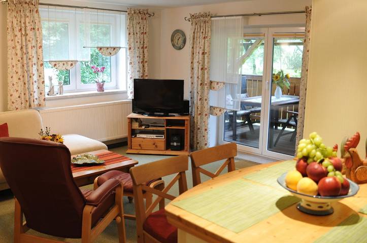 Ferienwohnung für 4 Personen, mit Garten, mit Haustier in Neuhaus am Rennweg - 2