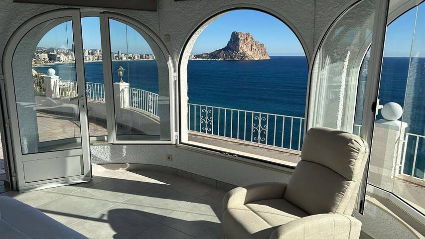 Villa für 16 Personen, mit Whirlpool und Pool sowie Kinderpool und Garten, kinderfreundlich in Calpe - 2