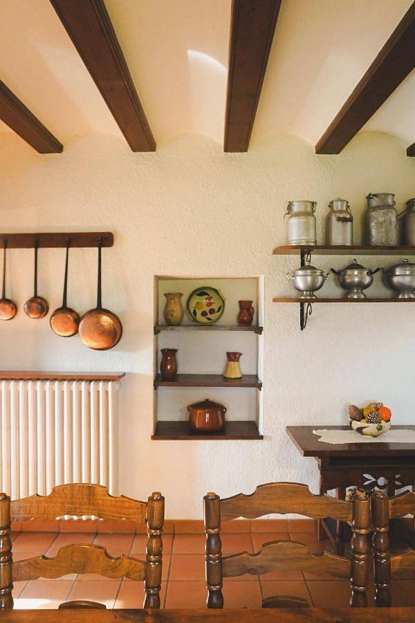 Casa de vacaciones para 15 personas, con vistas y terraza además de jardín y piscina en Osona - 2