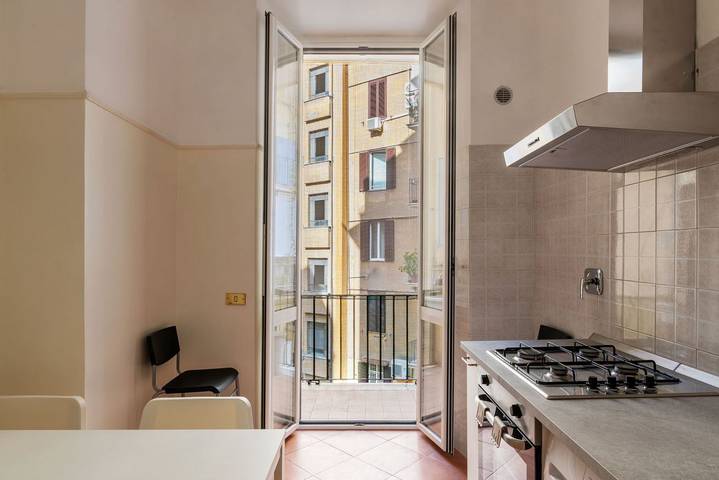 Geheel appartement, GuestHost - Roomy and Comfy apartment in Rome in Rome, Provincie Rome