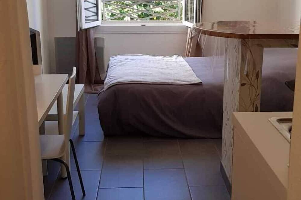 Apartamento entero, Acogedor estudio cerca de Disneyland y París in Bussy-Saint-Georges, Sena y Marne