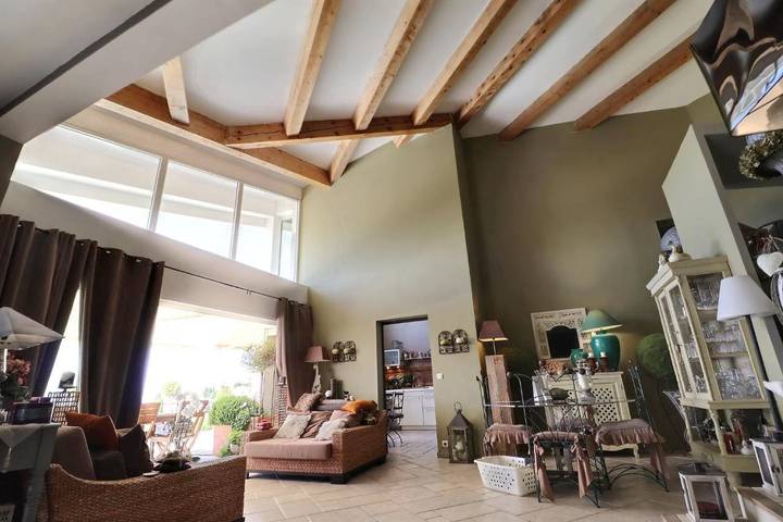 Chambre d’hôte pour 2 personnes, avec jacuzzi ainsi que jardin et bassin pour enfant, animaux acceptés à Marseille - 4