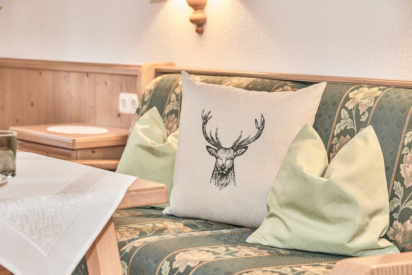 Ganze Ferienwohnung, Haus Theresa - (7) Zwei-Raum-Ferienwohnung 42qm, Bad/Wc, Extra-Schlafraum, Küche, Balkon in Reit im Winkl, Bayerische Alpen