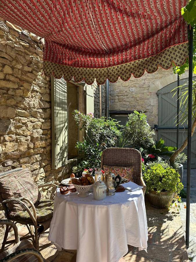 Location de vacances pour 2 personnes, avec piscine ainsi que terrasse et jardin à Bernis - 4