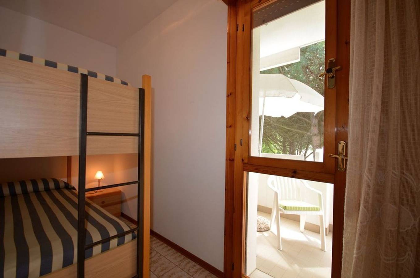 Ganze Wohnung, Helles und modernes Ferienhaus mit pool in Bibione, Venedig Provinz