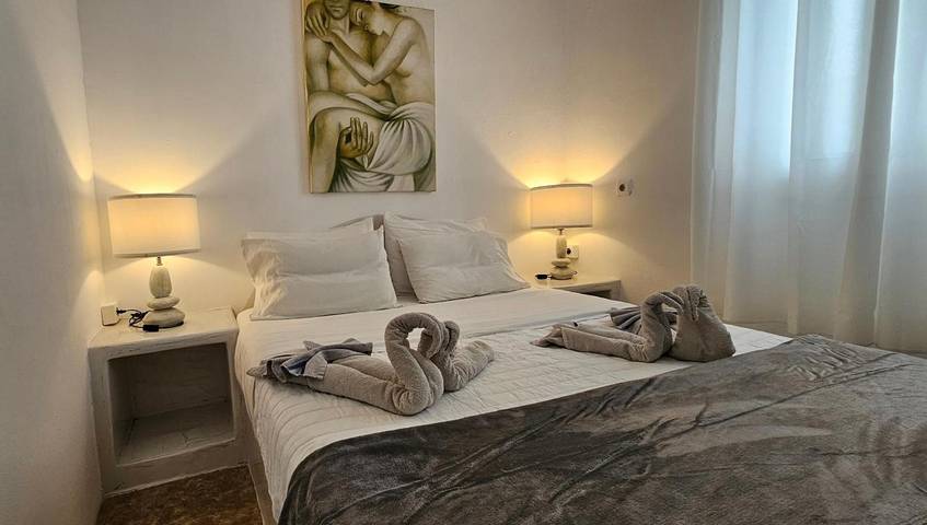 Location de vacances pour 4 personnes, avec balcon à Santorin