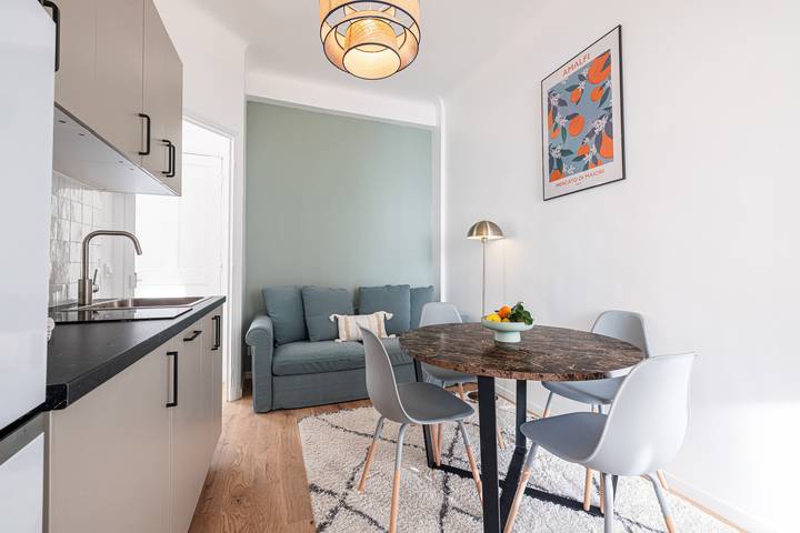 Ferienwohnung für 4 Personen, mit Balkon in Nizza