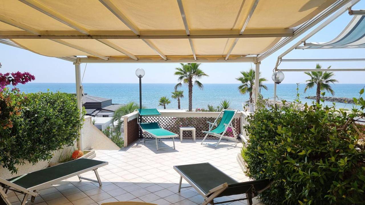 La Villa fronte Spiaggia Bandiera Blu in Lago Lungo (Latina), Sperlonga