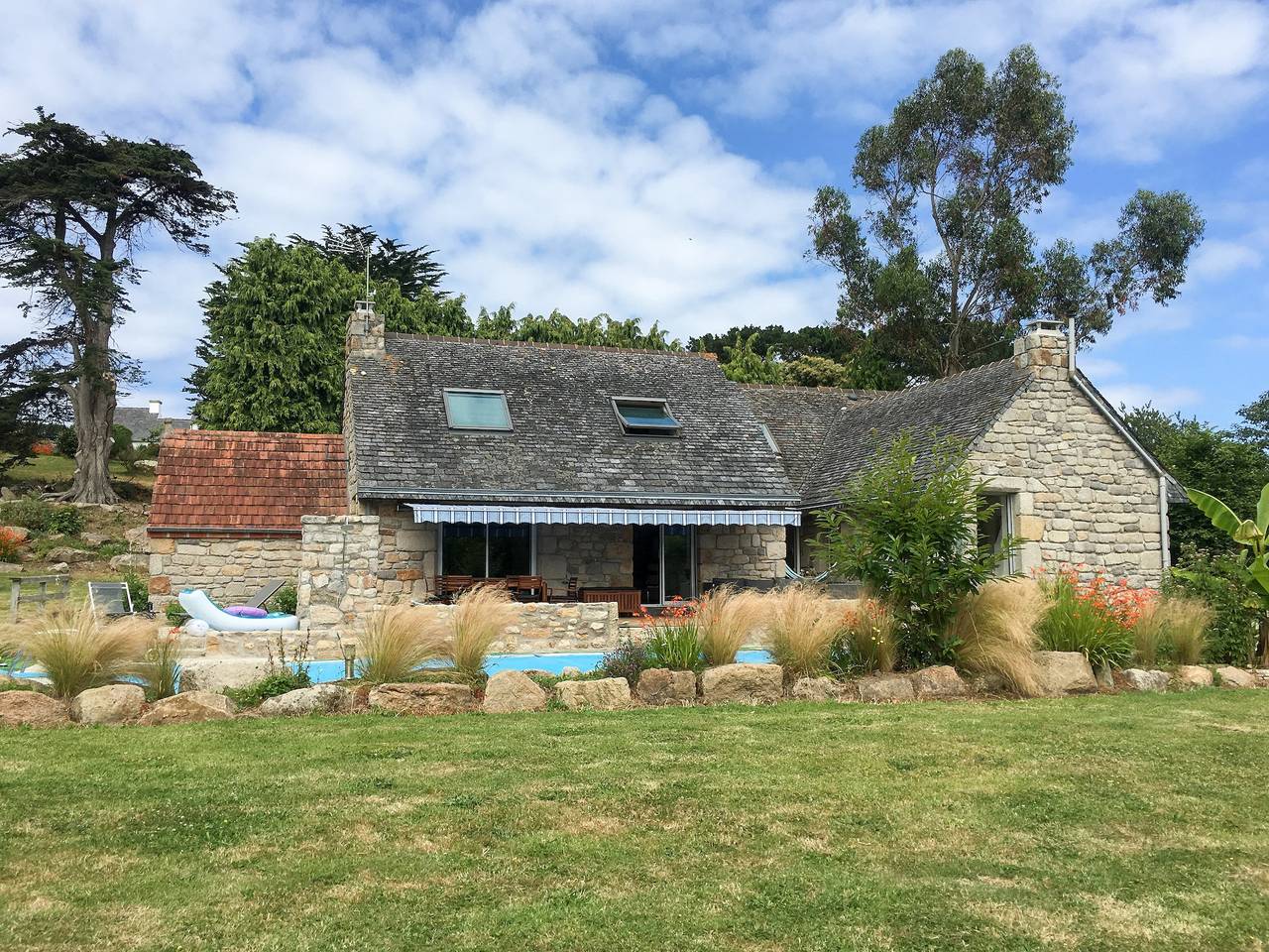 Maison de vacances 'Maison Bringwiller Plage 200m' avec piscine privée et terrasse privée in Trégastel, Côte de Granit Rose