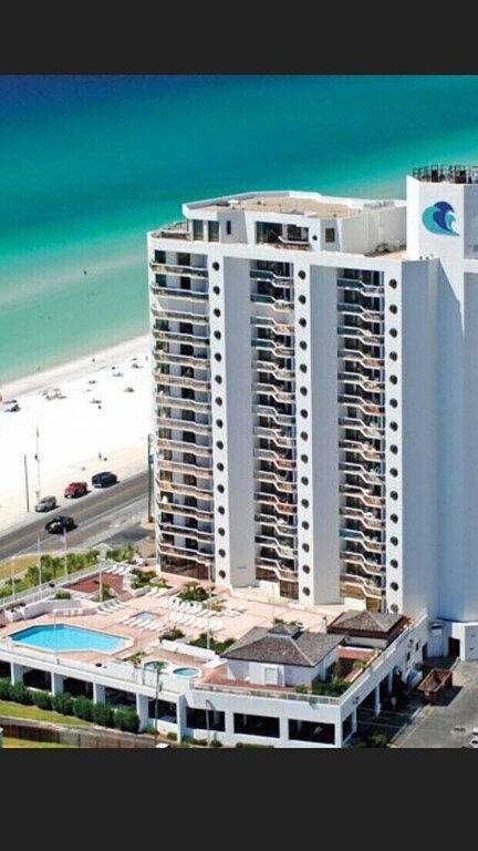 Vacation rental for 8 people, with balcony and pool as well as sauna and hot tub in Miramar Beach