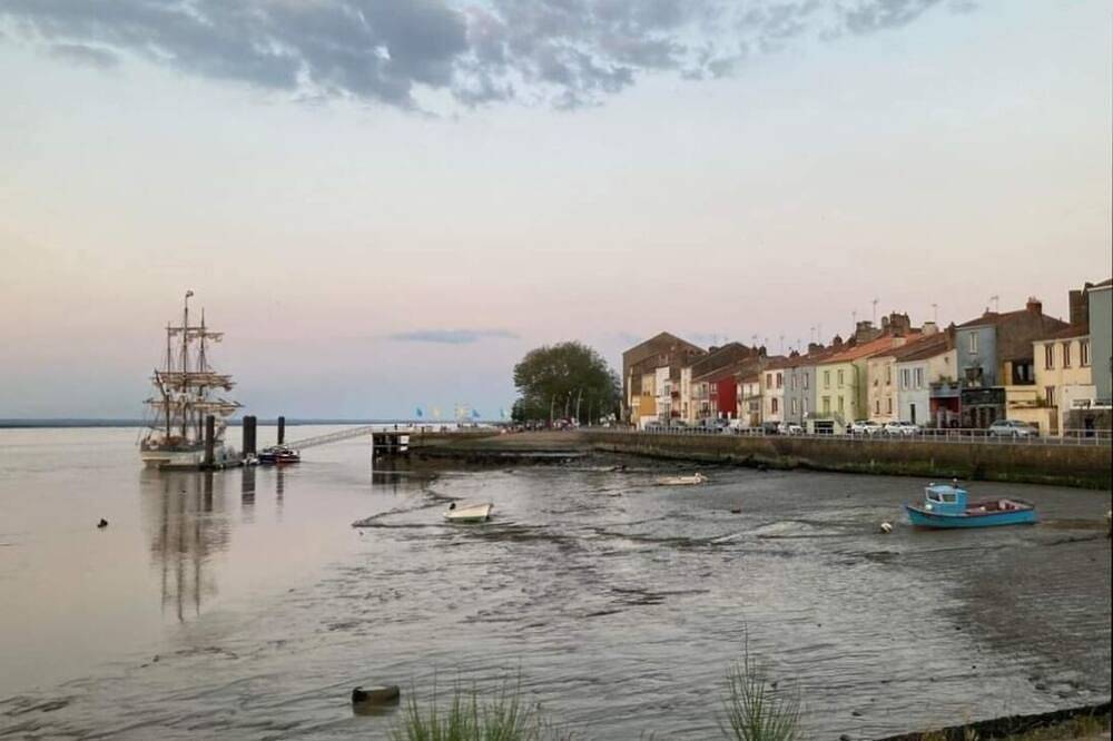 Appartement entier, À 10 minutes de la mer ! Maisonnette studio à entrée individuelle in Paimbœuf, Vallée de la Loire