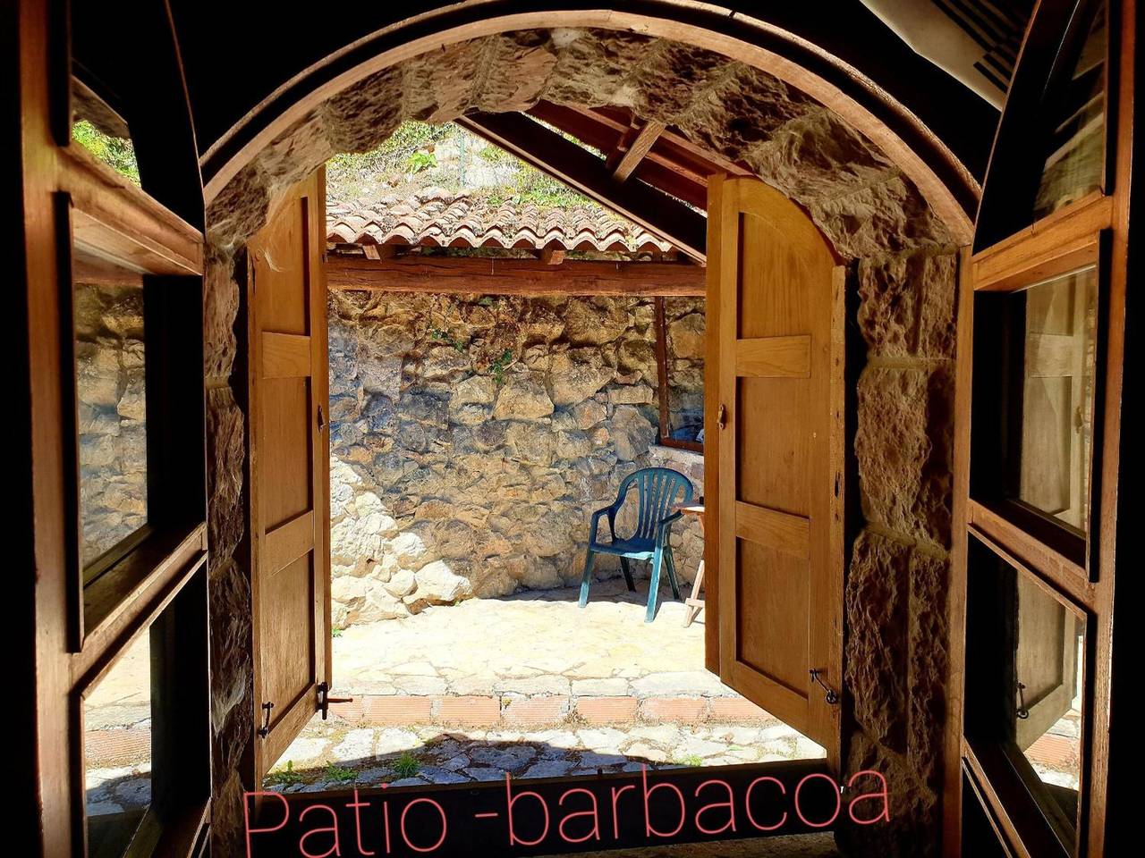 Ganze Wohnung, Apartment 'El Nido De Somiedo' mit Bergblick, Terrasse und Garten in Somiedo, Cordillera Cantábrica