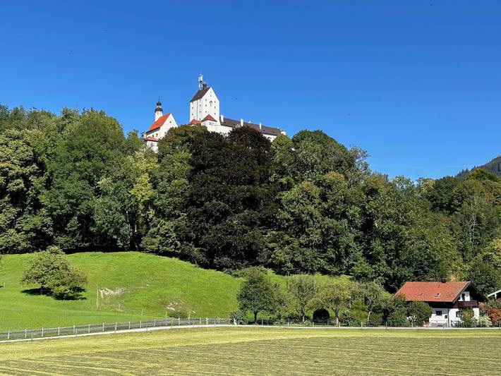 Ganze Ferienwohnung, Ferienwohnung Schlossblick - Ferienwohnung Schlossblick 60 qm, sep. Schlafzimmer, Erdgeschoss, Barrierefrei in Kampenwand, Aschau im Chiemgau