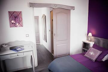 Chambre d’hôte pour 5 personnes, avec terrasse ainsi que jardin et piscine dans le Lot