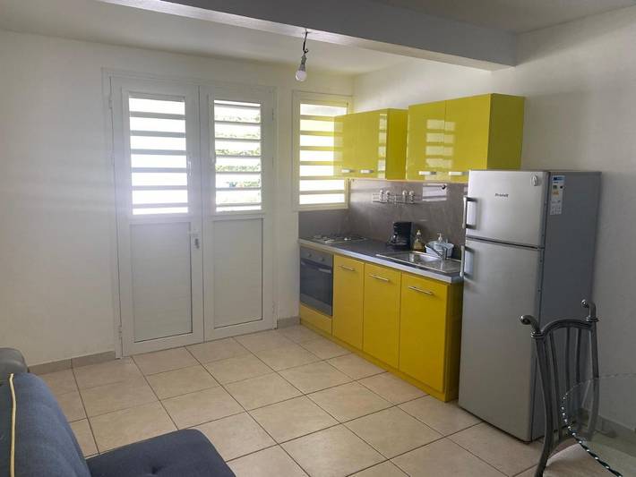 Gîte pour 3 personnes, avec vue ainsi que jardin et terrasse à Rivière-Pilote - 2